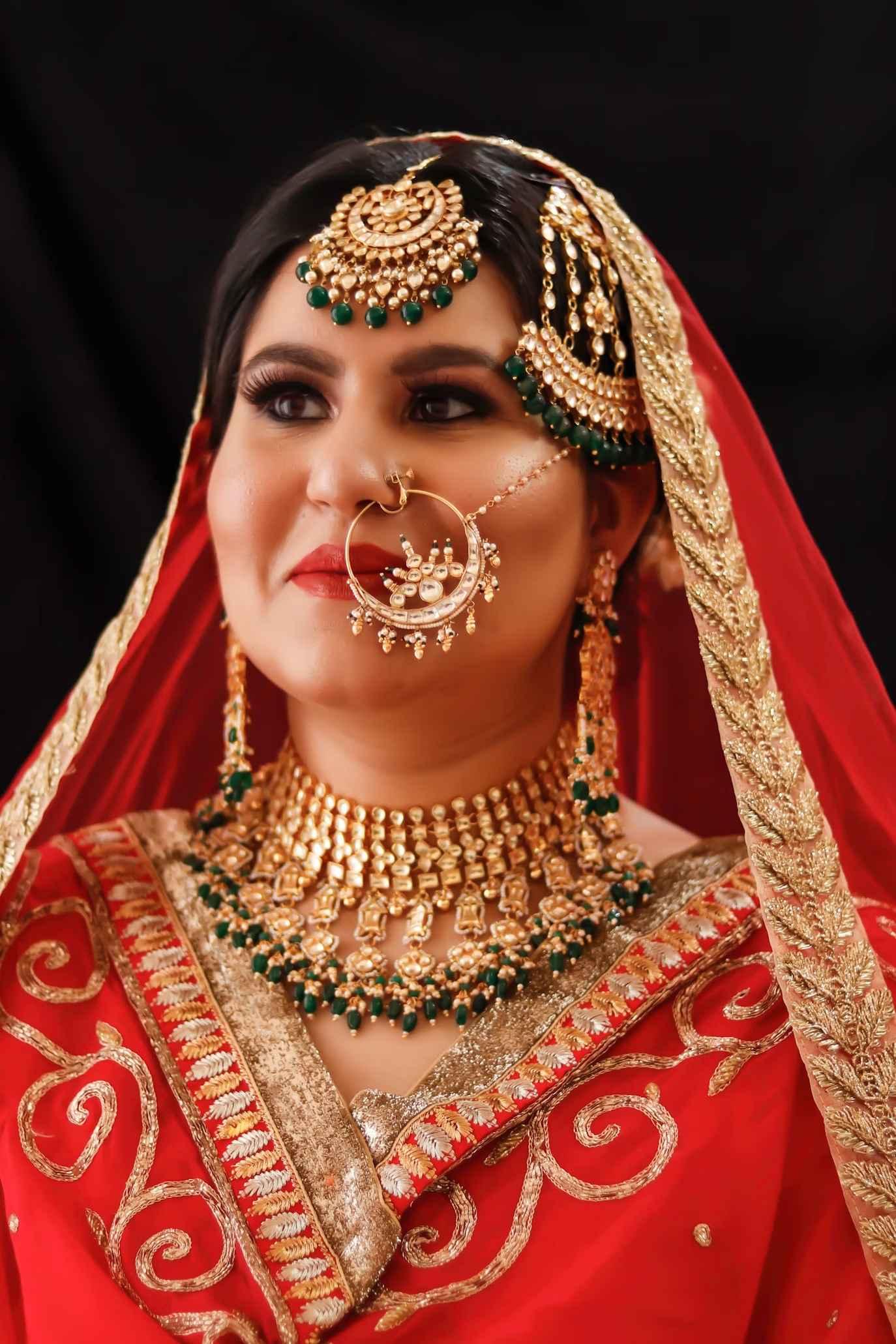 A shine inside eye of bride.